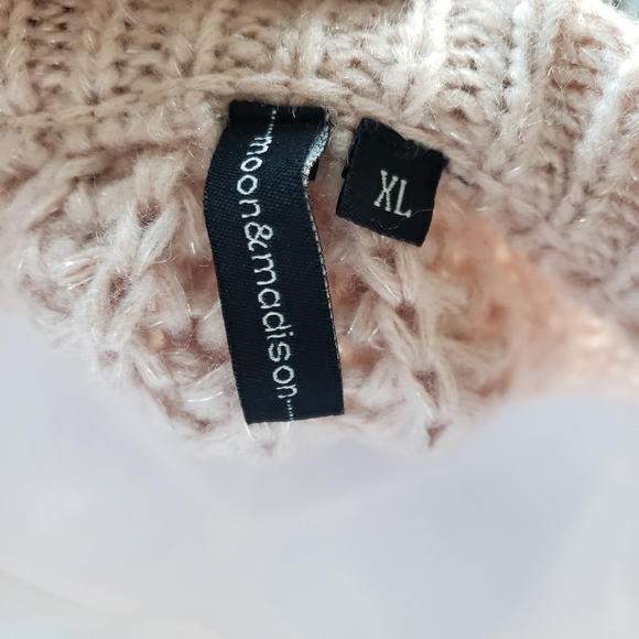 Moon & Madison Women's XL Blush Pink Open Knit Sweater Metallic Silver Bell Cuff - Picture 2 of 10